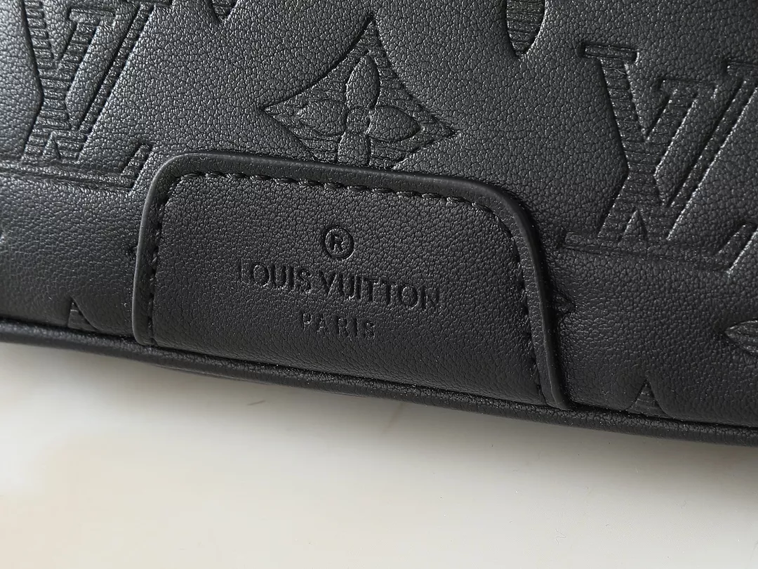 louis vuitton lv aaa qualite sacs ceinture pour unisexe s_1270aab4